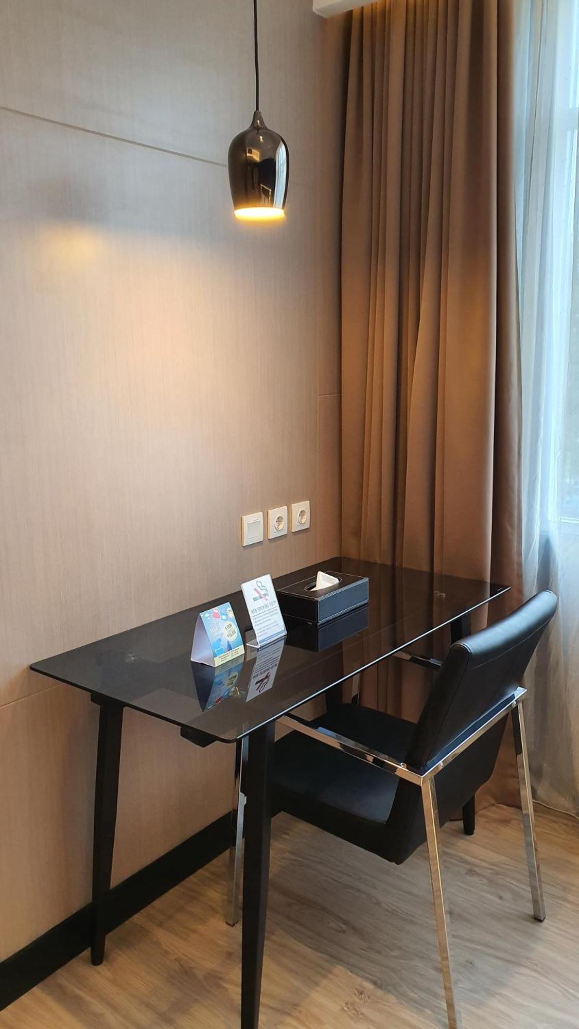 Classie Hotel Palembang Bagian luar foto